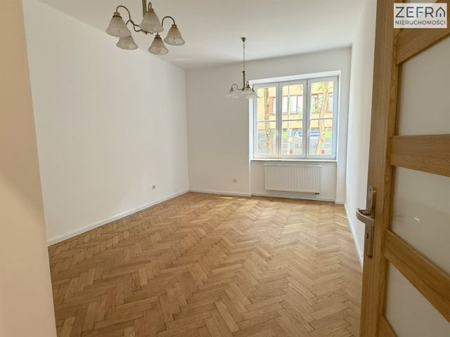 Lokal Kraków Stare Miasto. Zdjęcie 1