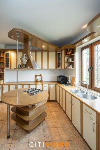 dom wolnostojący, 6 pokoi Łomianki. Zdjęcie 5