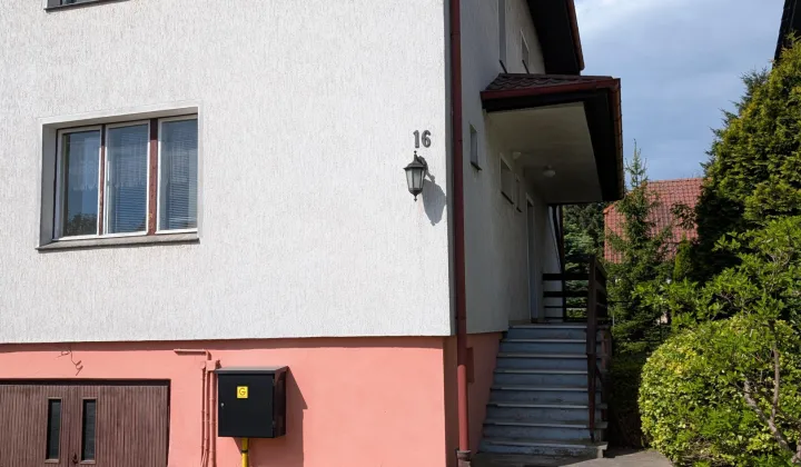 dom wolnostojący, 8 pokoi Bolesławiec, ul. Saperska