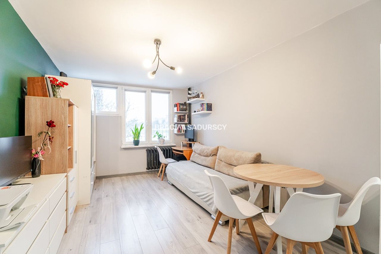 Mieszkanie 2-pokojowe Kraków, ul. Spółdzielców. Zdjęcie 2