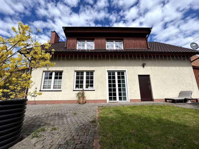 dom wolnostojący, 9 pokoi Nowy Dwór Gdański Centrum, ul. Jaśminowa. Zdjęcie 1