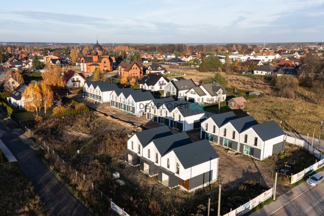 dom szeregowy, 4 pokoje Białystok Dojlidy Górne, ul. Brzoskwiniowa. Zdjęcie 3