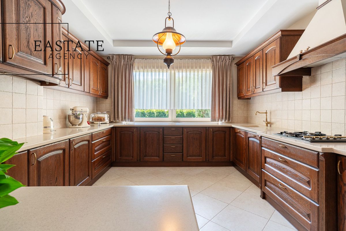 dom wolnostojący, 9 pokoi Wołomin. Zdjęcie 4