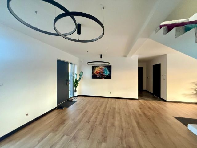 dom wolnostojący, 8 pokoi Grudna Dolna. Zdjęcie 18