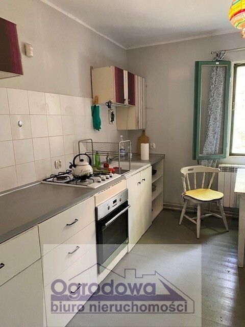 dom wolnostojący, 4 pokoje Urle. Zdjęcie 8