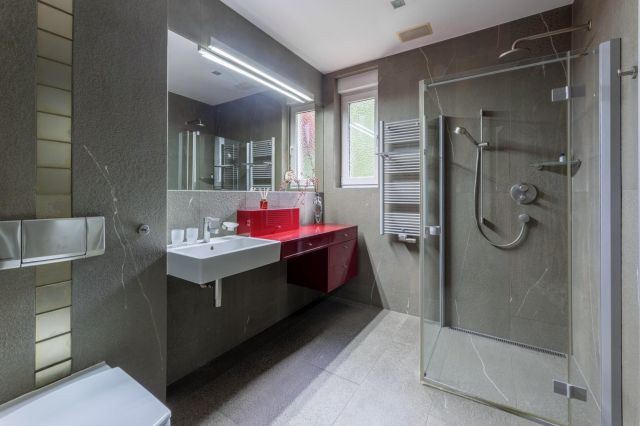 dom wolnostojący, 5 pokoi Chyby, ul. Jesionowa. Zdjęcie 11