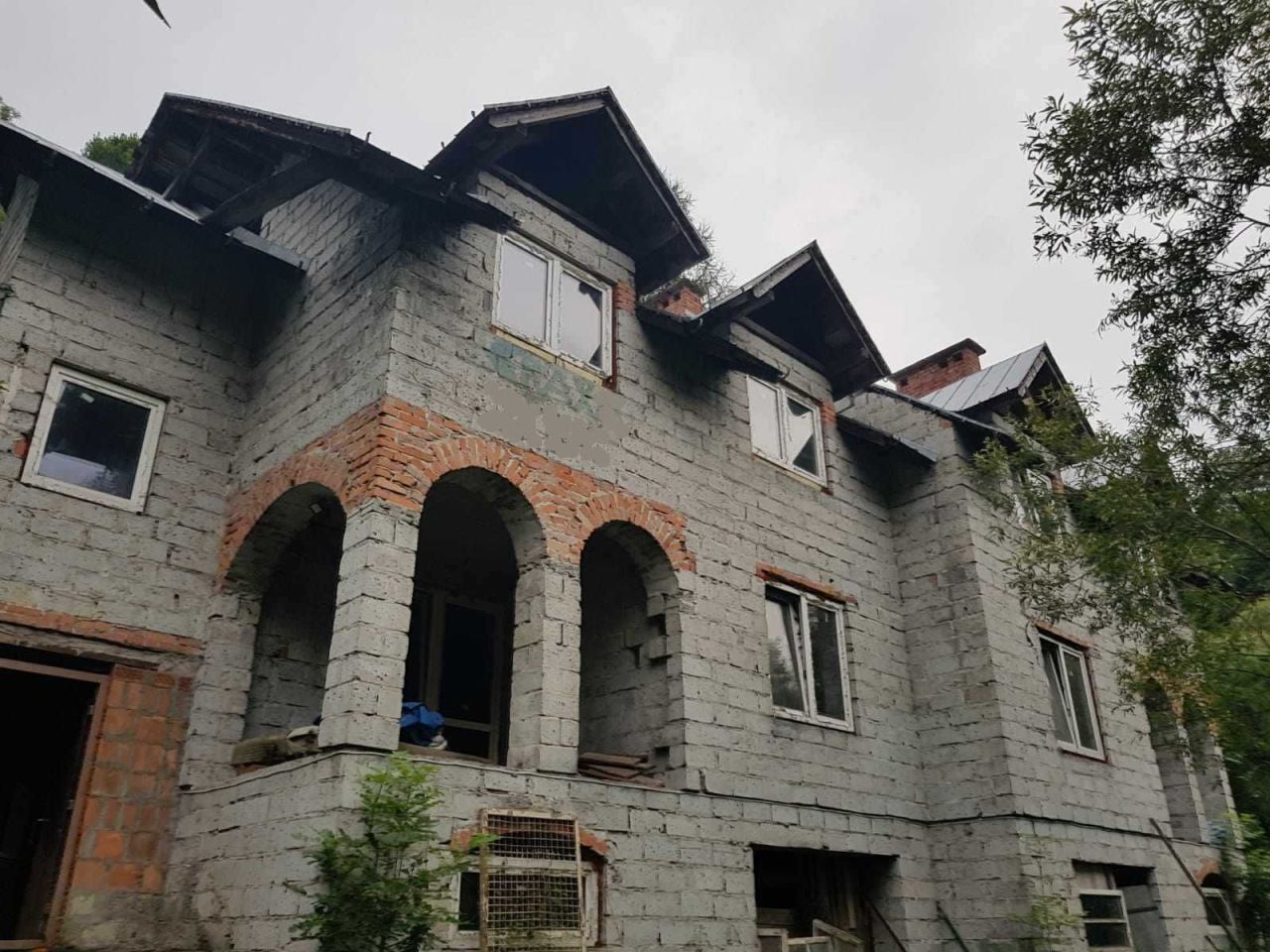 dom wolnostojący, 12 pokoi Stróża