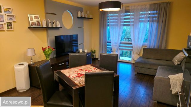 Mieszkanie 3-pokojowe Tomaszów Mazowiecki Zapiecek, ul. Olgi i Andrzeja Małkowskich. Zdjęcie 1