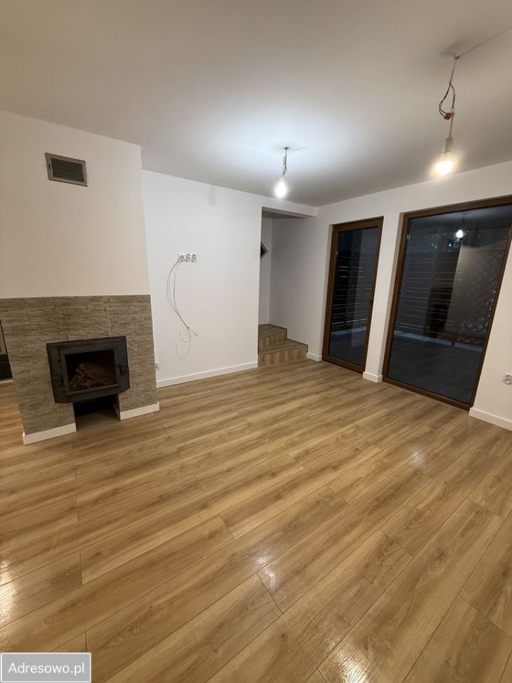 dom wolnostojący, 2 pokoje Ząbki, ul. Skrajna. Zdjęcie 10