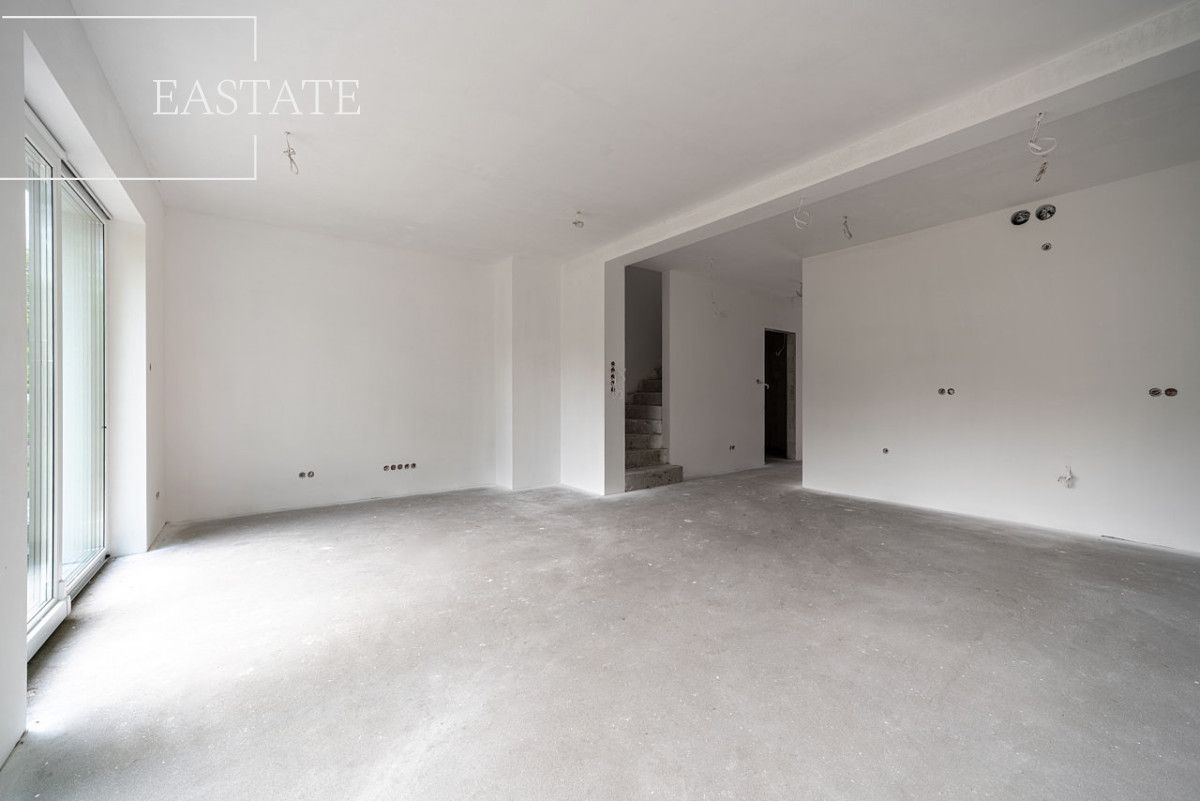 dom szeregowy, 5 pokoi Płochocin. Zdjęcie 2