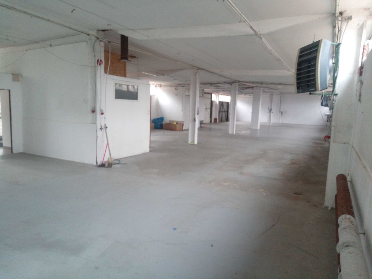 Hala/magazyn Sidra. Zdjęcie 2