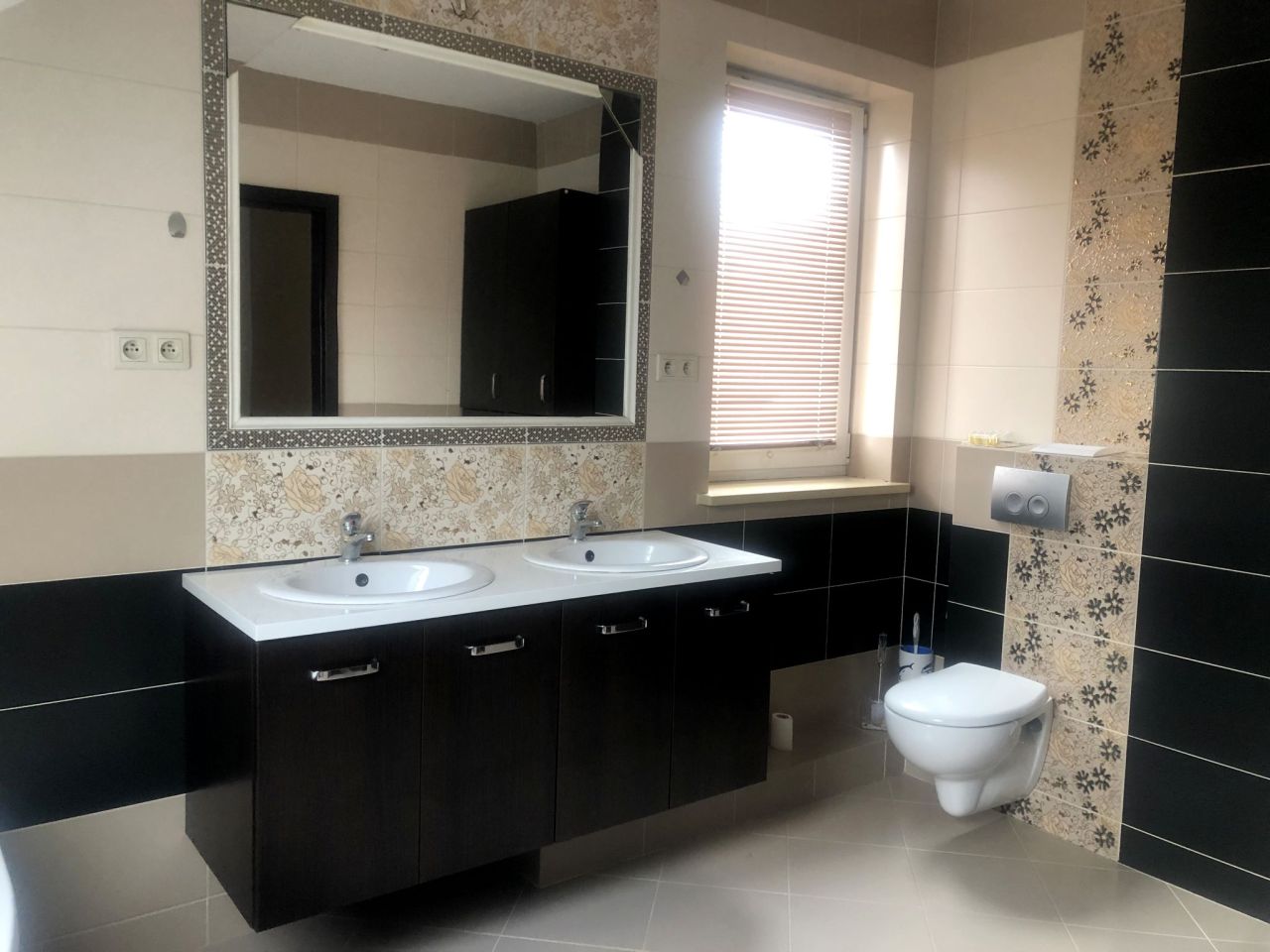 bliźniak, 5 pokoi Lasowice. Zdjęcie 3