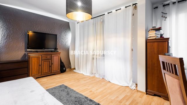 Mieszkanie 3-pokojowe Kraków Czyżyny, os. Dywizjonu 303. Zdjęcie 1