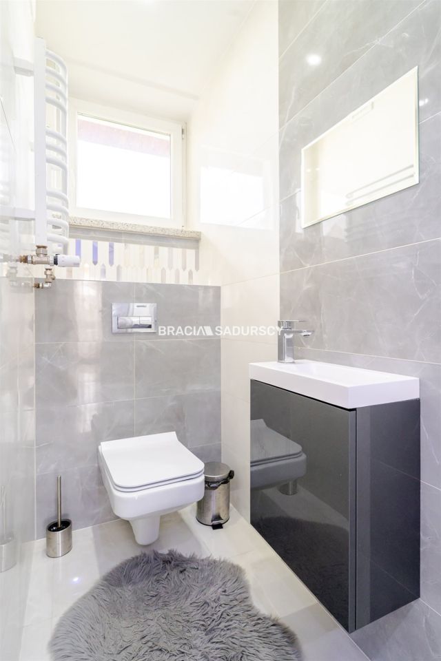 dom wolnostojący, 9 pokoi Kraków Zwierzyniec. Zdjęcie 10