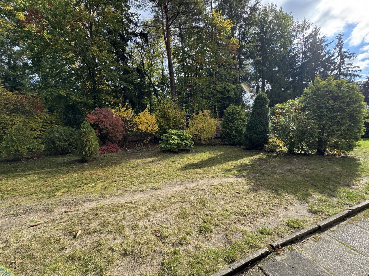 dom wolnostojący, 3 pokoje Magdalenka, ul. Podleśna. Zdjęcie 4