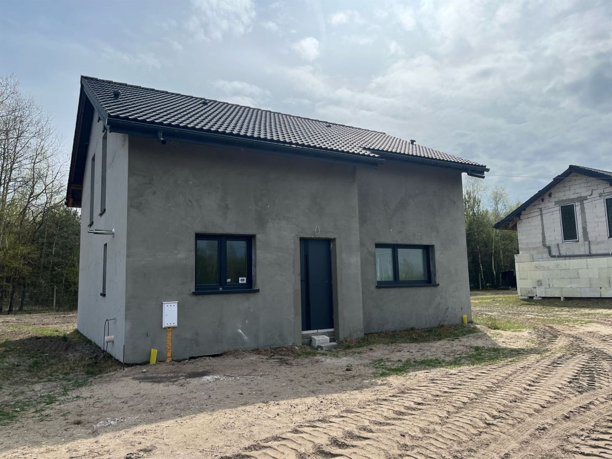 dom wolnostojący, 4 pokoje Rasy. Zdjęcie 3