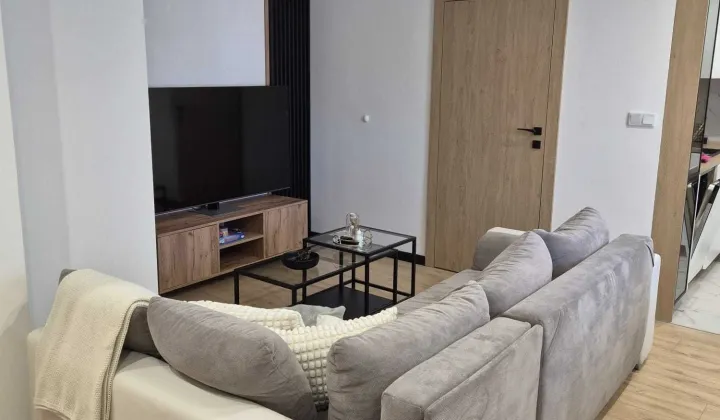 Mieszkanie 3-pokojowe Ujazd, pl. 1 Maja