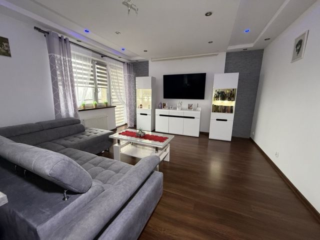 Mieszkanie 3-pokojowe Ostrów. Zdjęcie 1