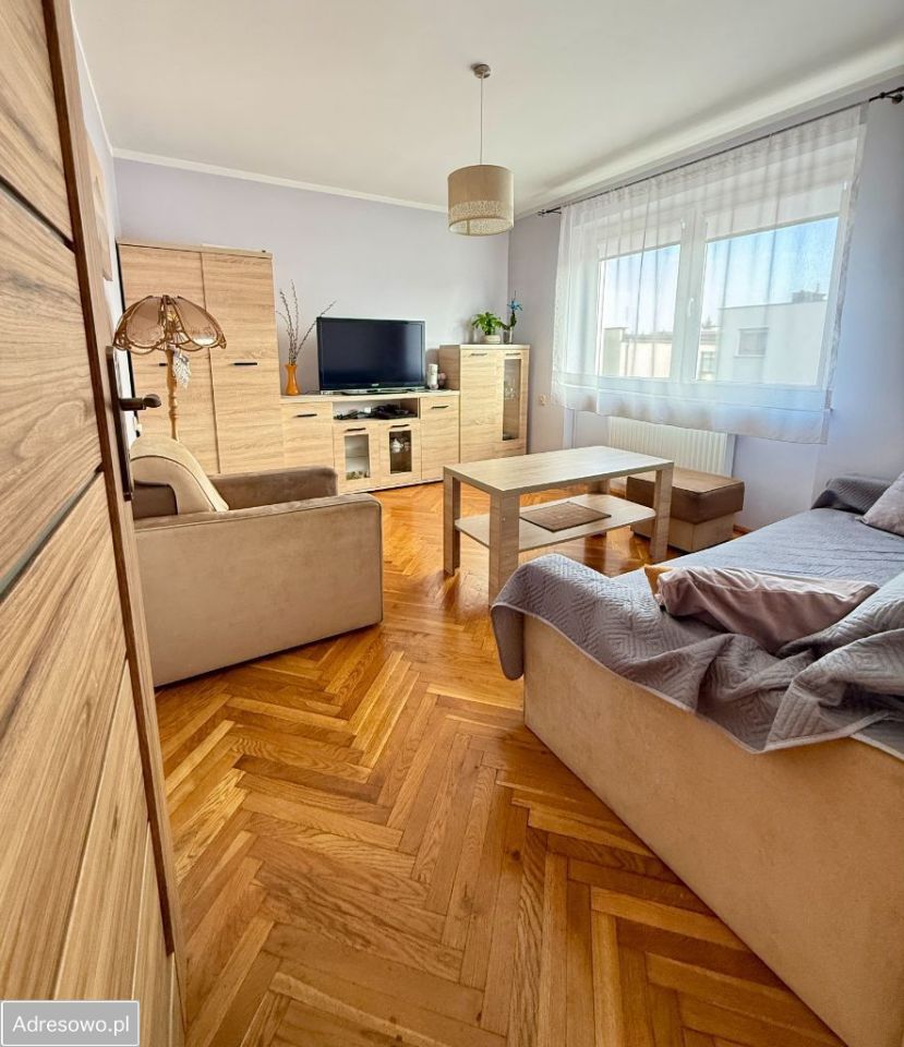 dom wolnostojący, 5 pokoi Legnica, ul. Akacjowa