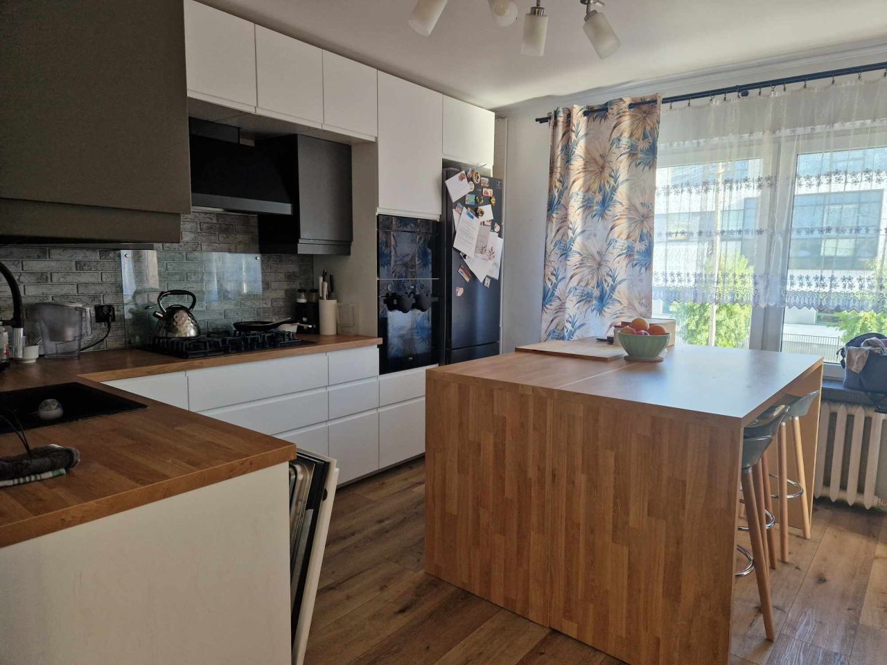 dom wolnostojący, 8 pokoi Brzeziny, ul. Marii Skłodowskiej-Curie. Zdjęcie 2