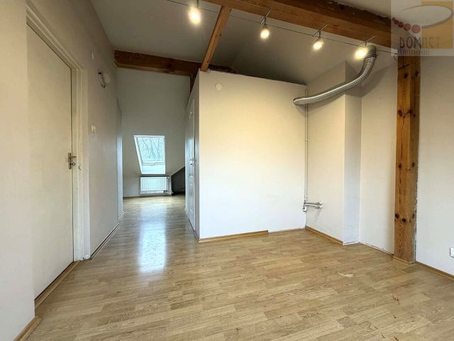 dom szeregowy, 7 pokoi Brwinów. Zdjęcie 9