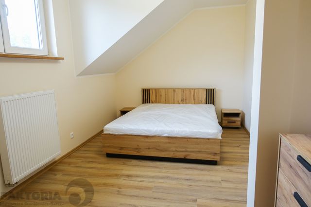 bliźniak, 5 pokoi Dobra. Zdjęcie 13