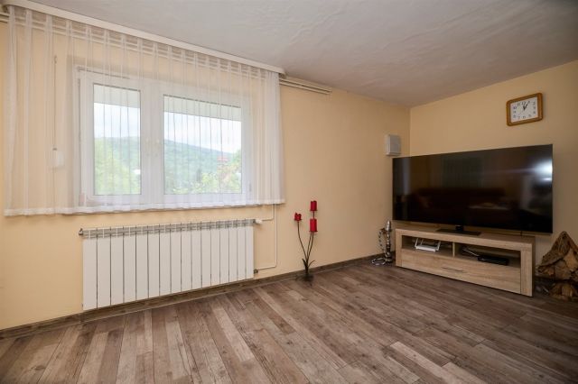 dom wolnostojący, 5 pokoi Porąbka. Zdjęcie 16