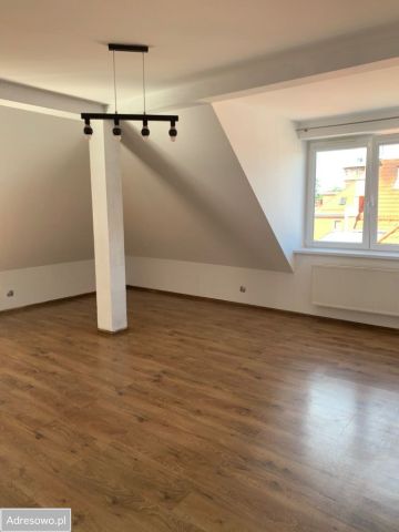 Mieszkanie 4-pokojowe Oleśnica, ul. Wojska Polskiego. Zdjęcie 1