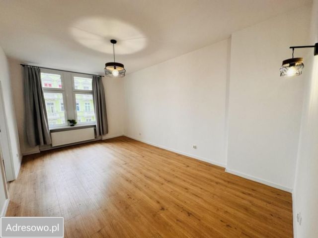 Mieszkanie 3-pokojowe Wrocław Śródmieście, ul. Henryka Sienkiewicza. Zdjęcie 1