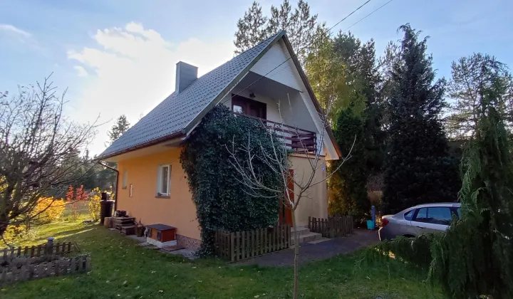 dom wolnostojący, 3 pokoje Stary Adamów, ul. Działkowa