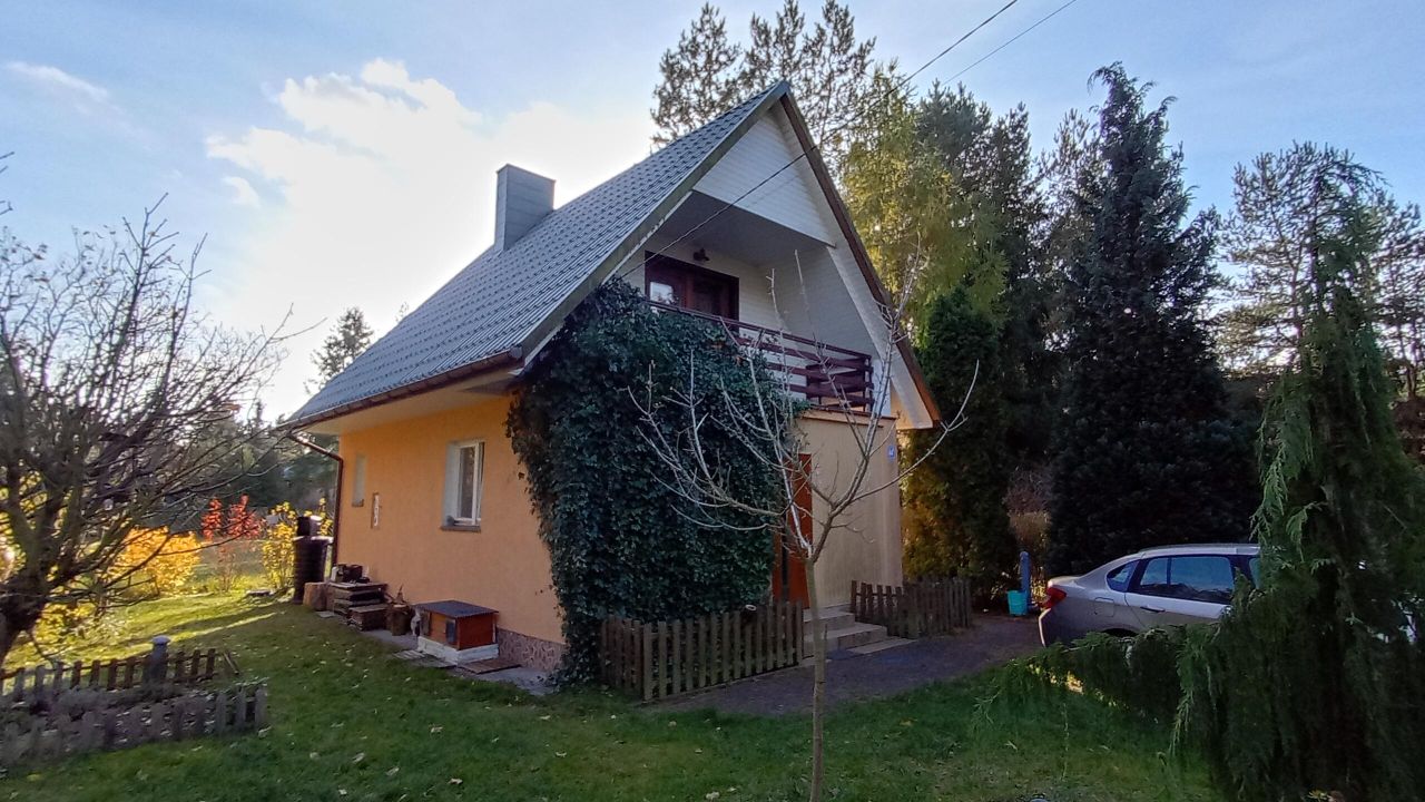 Dom – Stary Adamów, powiat zgierski