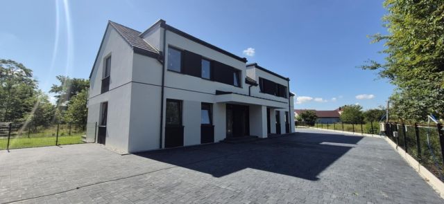 Mieszkanie 3-pokojowe Oświęcim Stare Stawy, ul. Ceglana. Zdjęcie 1