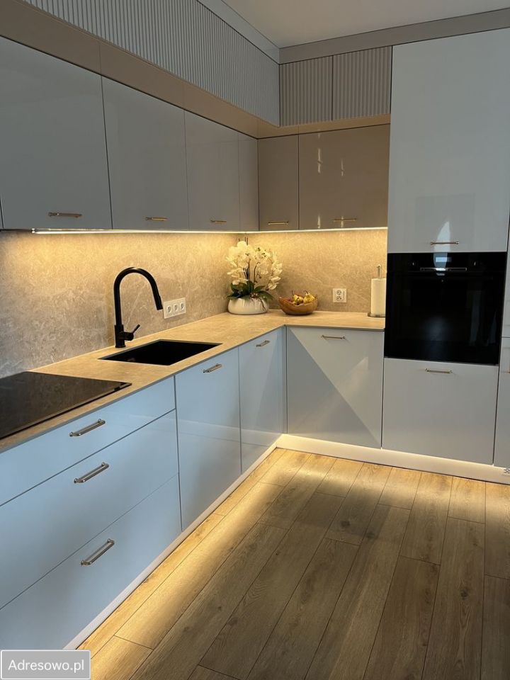 dom wolnostojący, 4 pokoje Bagno. Zdjęcie 8