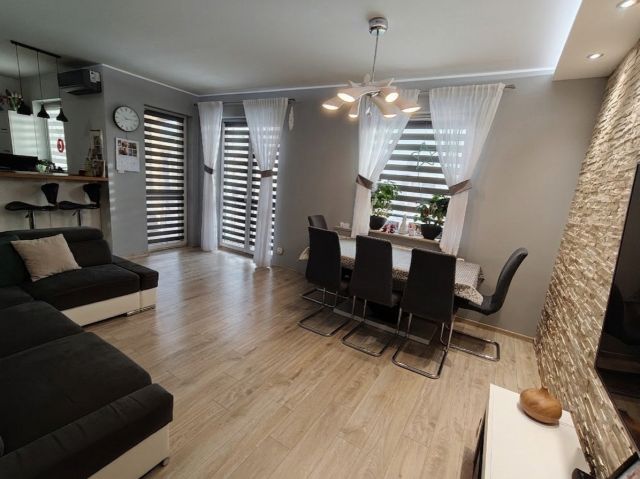 Mieszkanie 3-pokojowe Łask, ul. Bohaterów Września. Zdjęcie 1