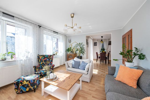 dom wolnostojący, 6 pokoi Michałowice. Zdjęcie 2