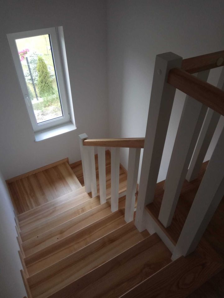 dom wolnostojący, 6 pokoi Łazy. Zdjęcie 5