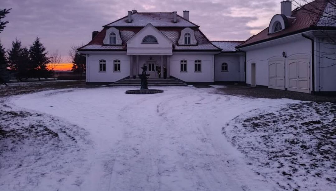 dworek Żłobizna, ul. Myśliwska. Zdjęcie 1