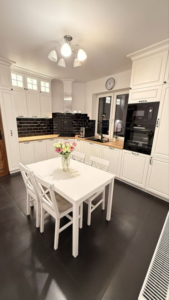 Mieszkanie 3-pokojowe Tomaszowice. Zdjęcie 1