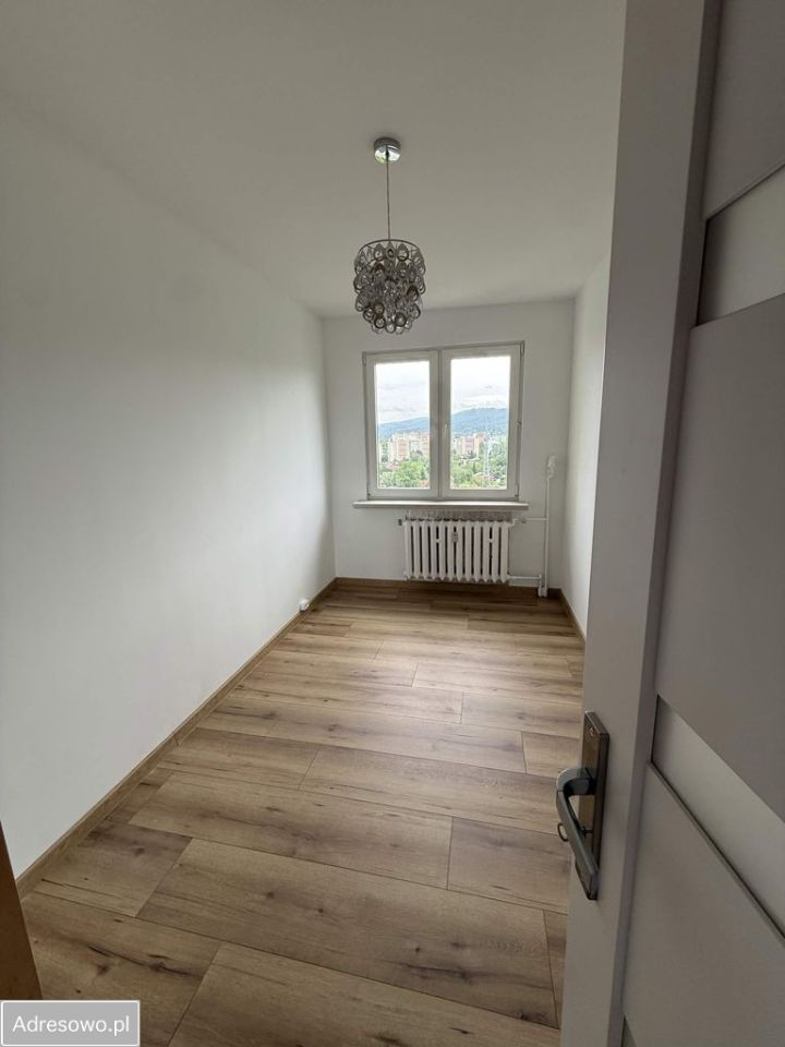 Mieszkanie 3-pokojowe Bielsko-Biała, ul. Poprzeczna. Zdjęcie 3