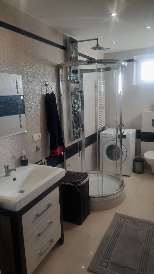 dom wolnostojący, 5 pokoi Trójczyce Na Klinie. Zdjęcie 8