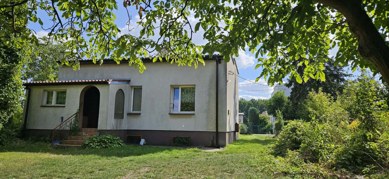 Dom – Radom, Halinów