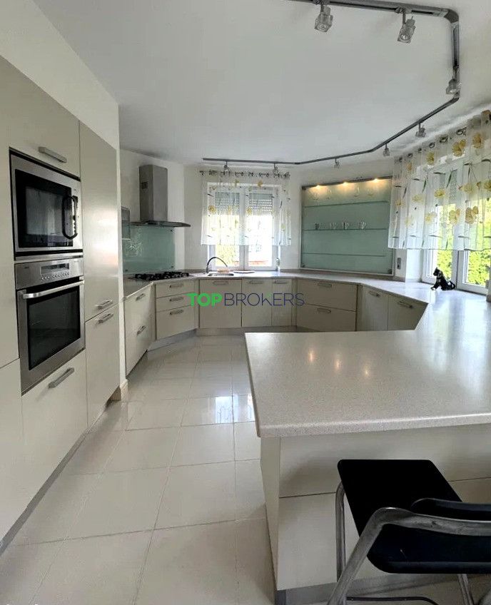 dom szeregowy, 6 pokoi Warszawa Praga-Południe. Zdjęcie 2