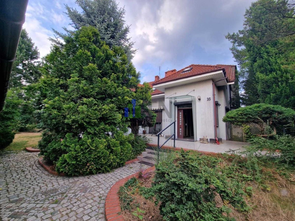 dom wolnostojący, 7 pokoi Kiełczów