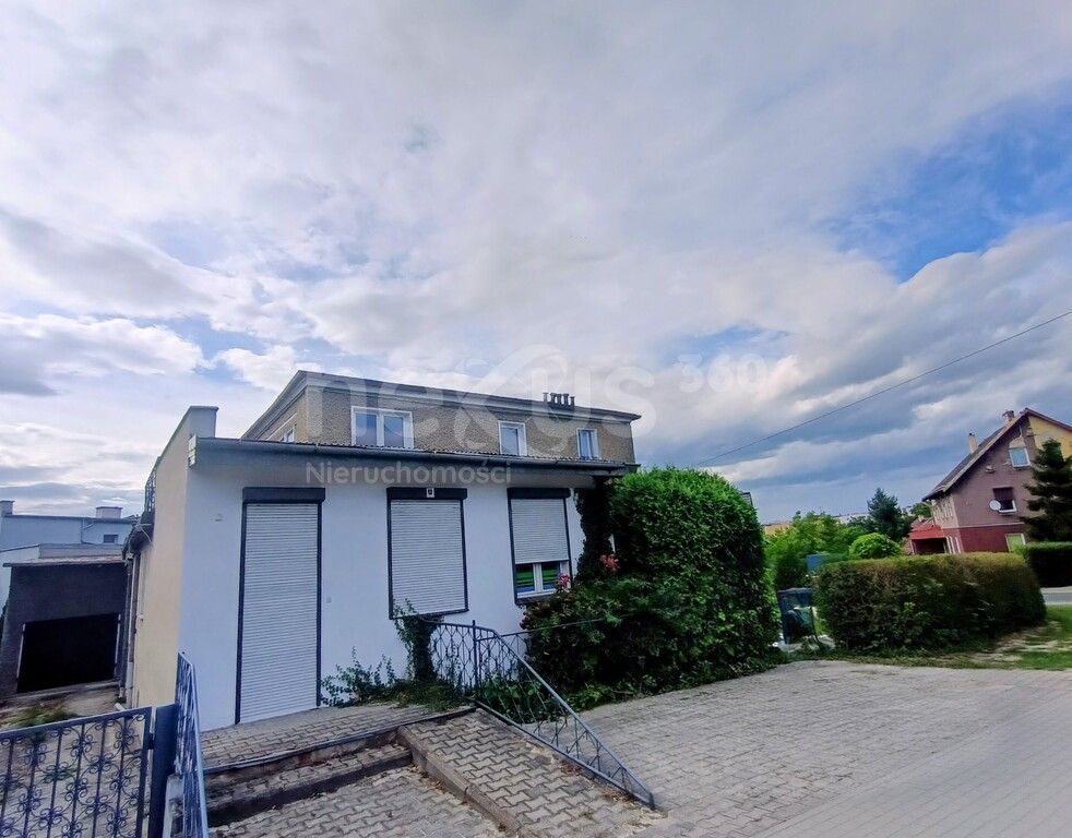 dom wolnostojący, 6 pokoi Oleśnica. Zdjęcie 2