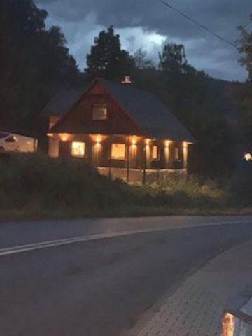 dom wolnostojący, 5 pokoi Korbielów Kamienna, ul. Beskidzka. Zdjęcie 1