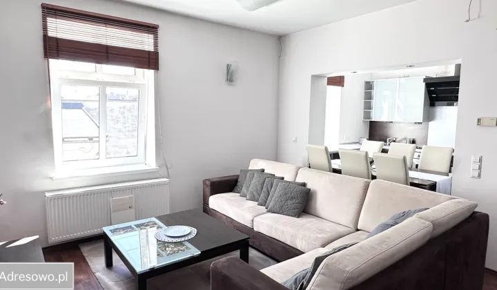 Mieszkanie 3-pokojowe Niemodlin, ul. Rynek