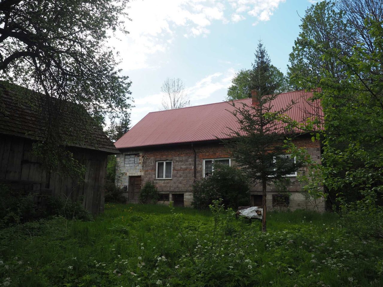 dom wolnostojący, 4 pokoje Szare