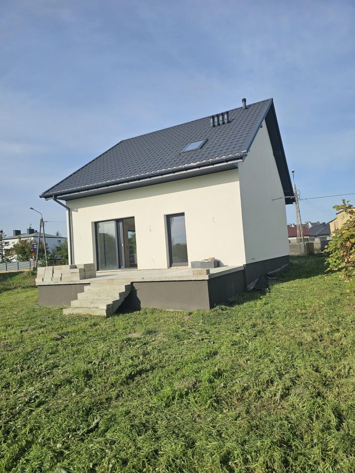 dom wolnostojący, 5 pokoi Radom Malenice, ul. Malenicka. Zdjęcie 3