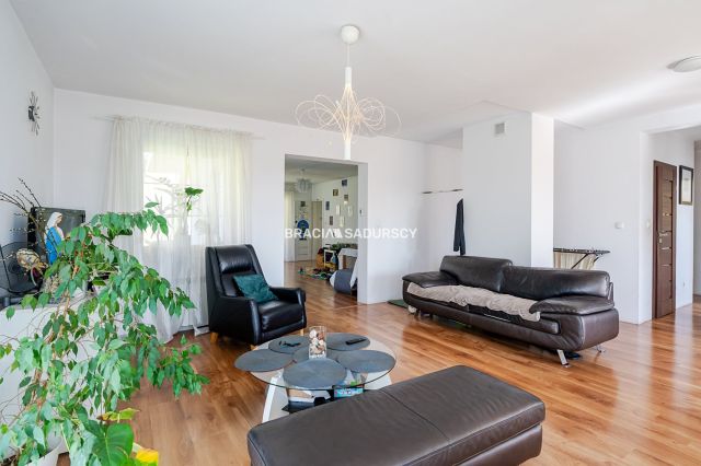 dom wolnostojący, 7 pokoi Kraków Zwierzyniec, ul. Księcia Józefa. Zdjęcie 27