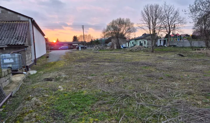 Działka budowlana Ostrów